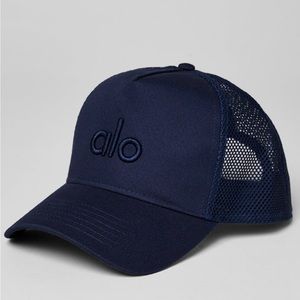 Alo Yoga Navy Trucker Hat